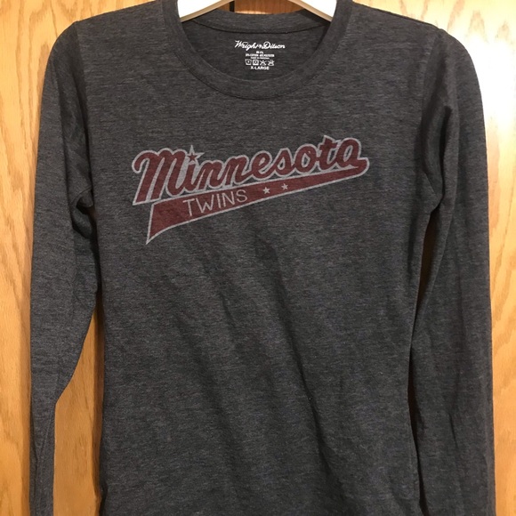 Minnesota Twins long sleeve T-shirt - Picture 1 of 3
